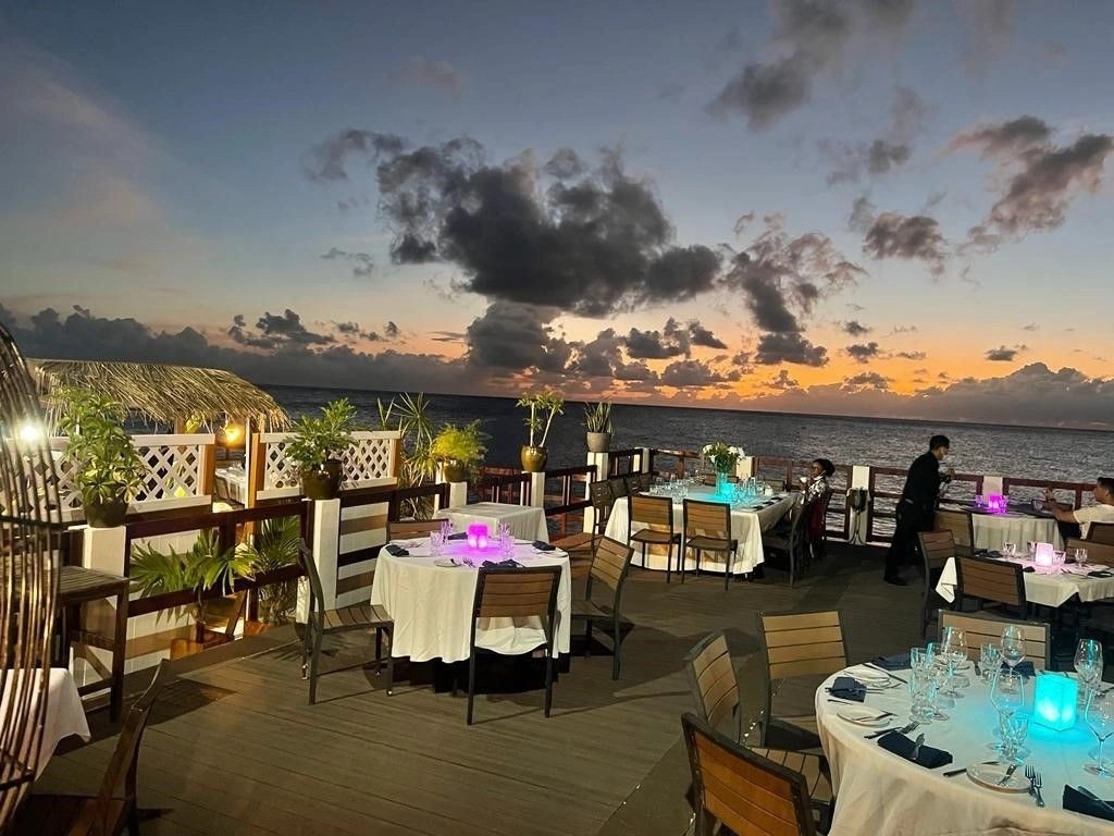 waterfront restaurant Cayman