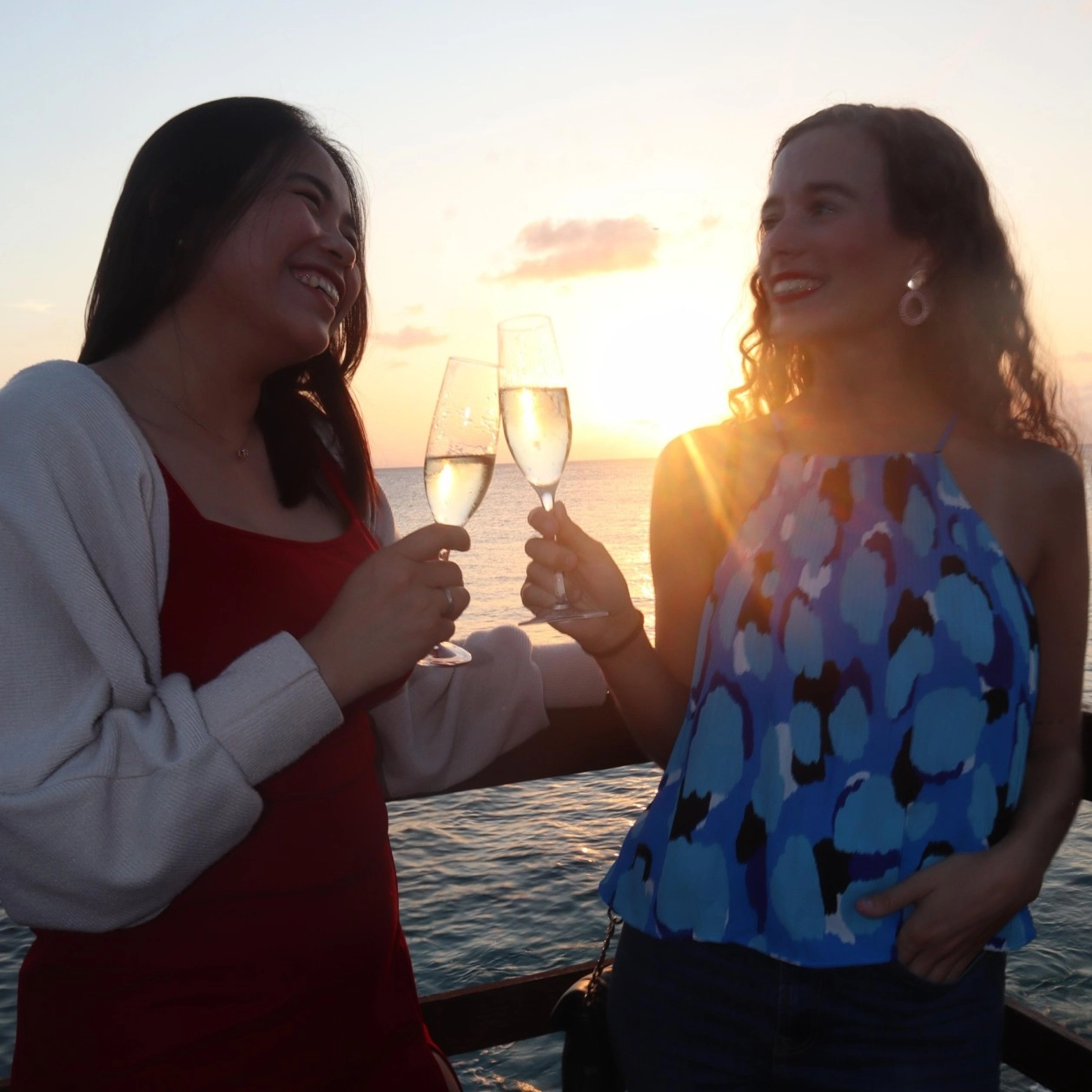 What makes the best gourmet dining experience in the Cayman Islands?