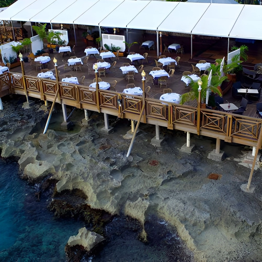 Wine and Dine at the Most Romantic Waterfront Restaurant in Cayman