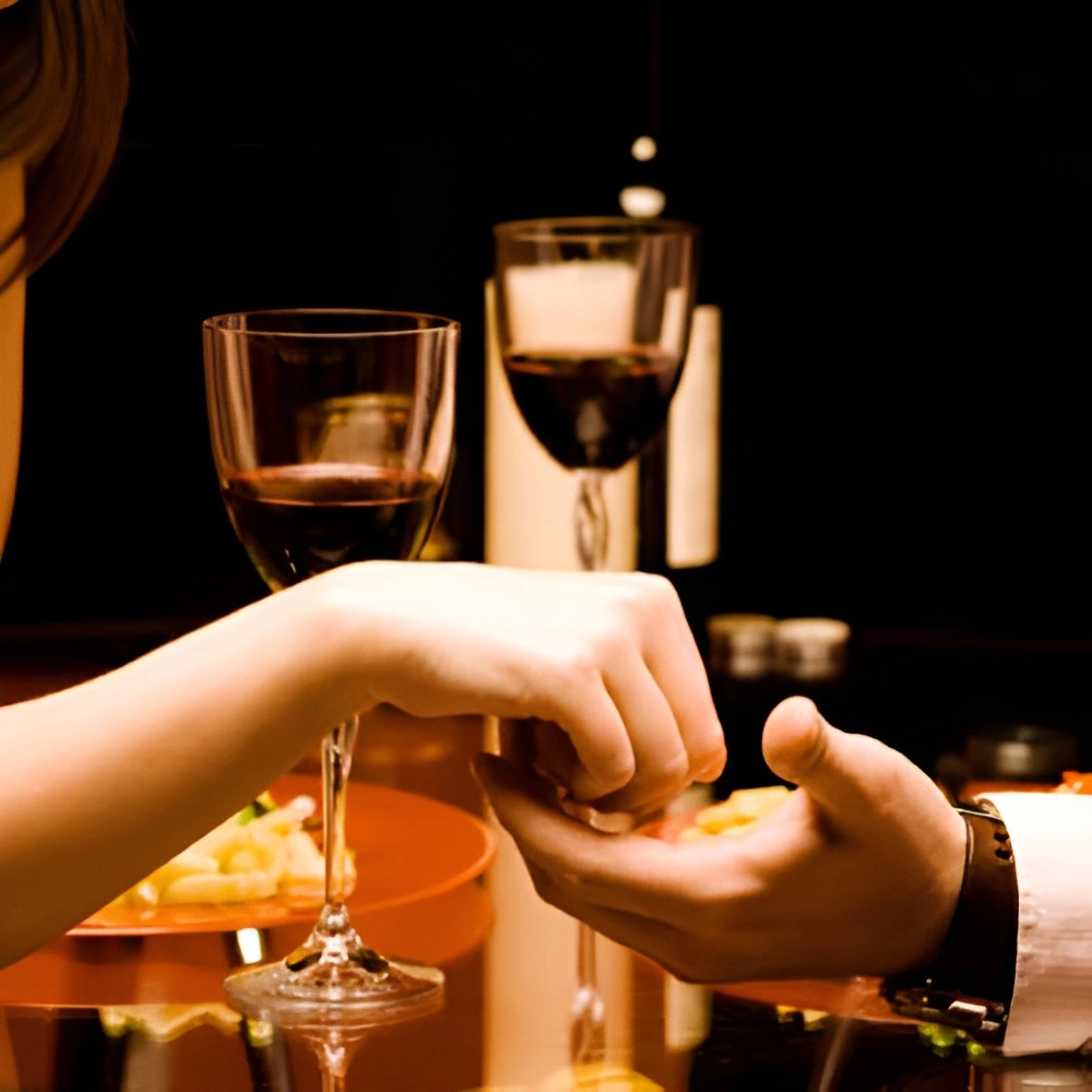 Five Romantic Dinner Ideas for Couples Celebrating their Honeymoon in Cayman!
