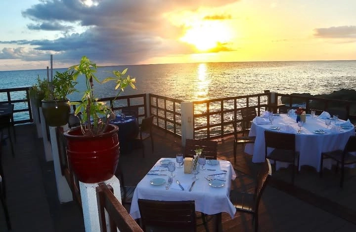 Best Waterfront Restaurants in Grand Cayman