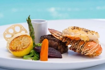 Sea-to-Table: How We Serve the Freshest Seafood in the Cayman Islands Sea-to-Table: How We Serve the Freshest Seafood in the Cayman Islands