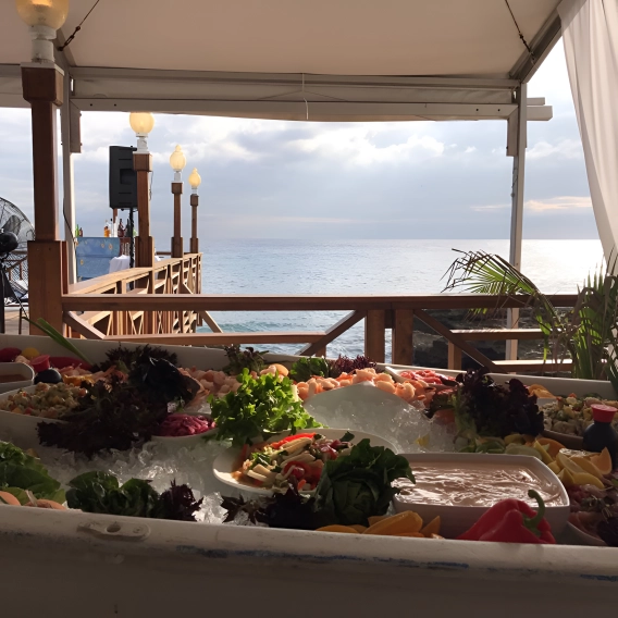 Spending a Week in Cayman Islands? Here's what You can't miss Eating!