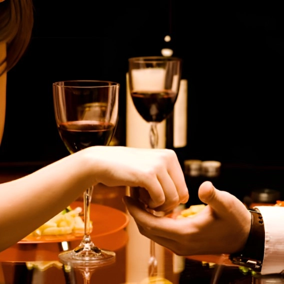 Five Romantic Dinner Ideas for Couples Celebrating their Honeymoon in Cayman!