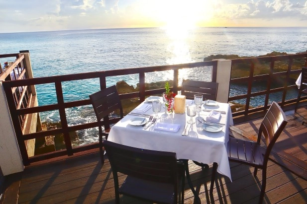 Bar & Waterfront Deck Dining